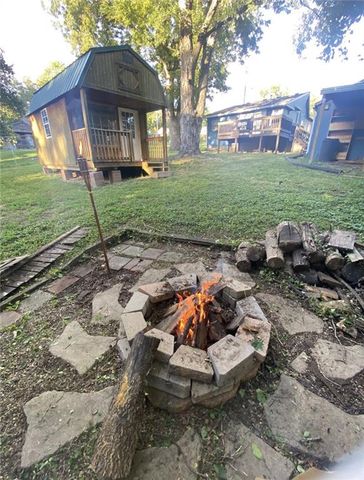 152 Cornell Avenue, Bonner Springs, KS 66012