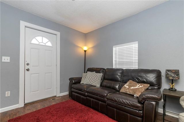 152 Cornell Avenue, Bonner Springs, KS 66012