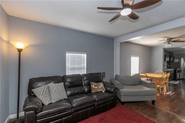 152 Cornell Avenue, Bonner Springs, KS 66012