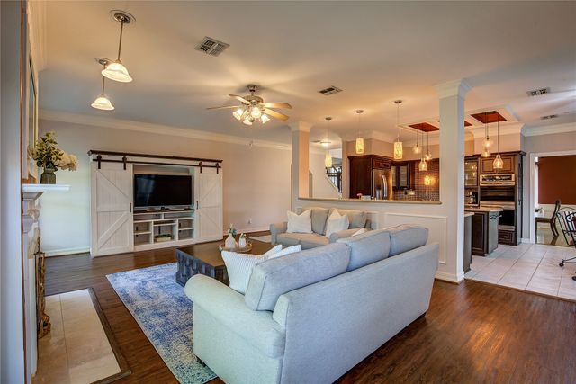 2221 Canyon Trail, Carrollton, TX 75007