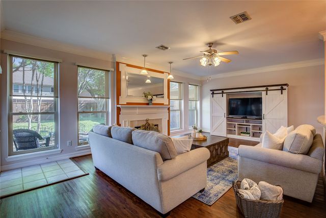 2221 Canyon Trail, Carrollton, TX 75007