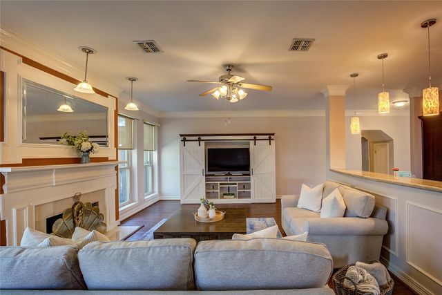 2221 Canyon Trail, Carrollton, TX 75007