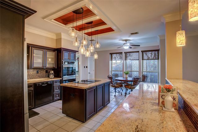 2221 Canyon Trail, Carrollton, TX 75007
