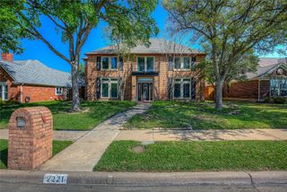 2221 Canyon Trail, Carrollton, TX 75007
