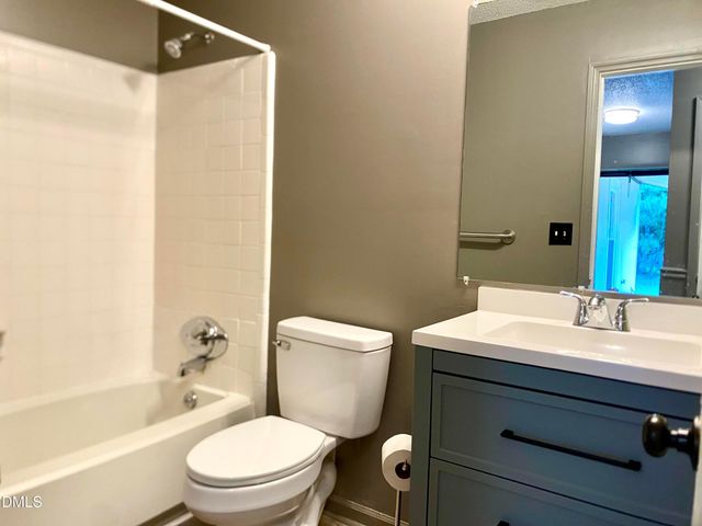 8 Druid Place, Durham, NC 27707