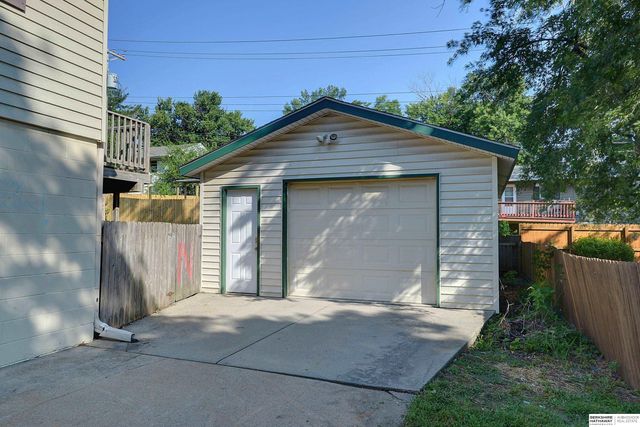 8616 Grover Street, Omaha, NE 68124