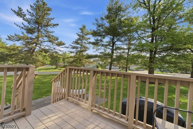 10 Cedar Ct, Raritan Twp., NJ 08822