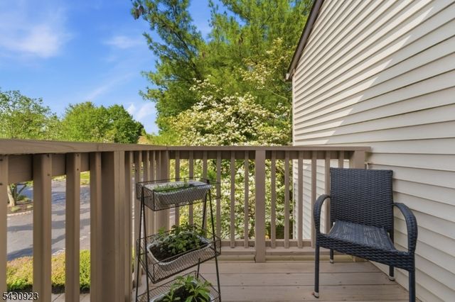 10 Cedar Ct, Raritan Twp., NJ 08822