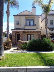 318 9th Street, Huntington Beach, CA 92648