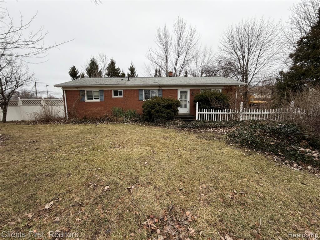 1033 Chopin Street, Troy, MI 48083