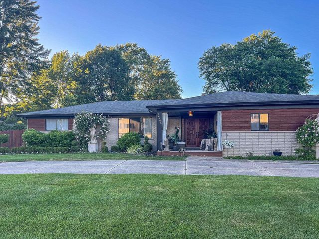 16165 Andover Drive, Clinton Township, MI 48035