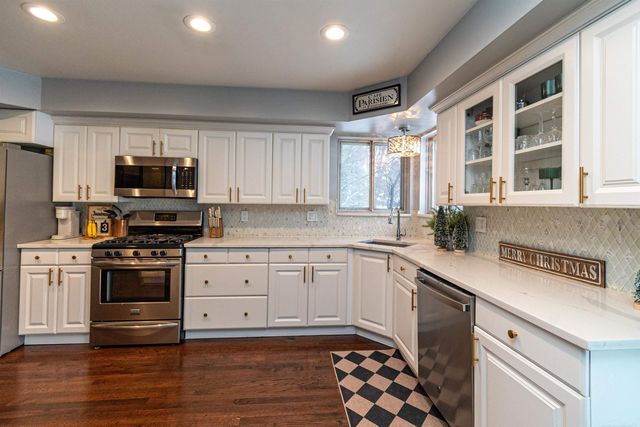 16165 Andover Drive, Clinton Township, MI 48035