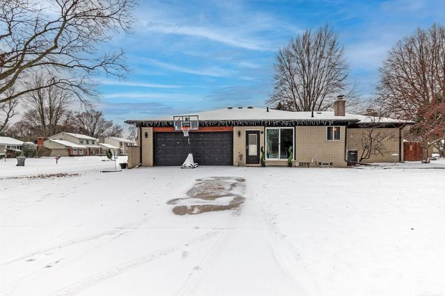 16165 Andover Drive, Clinton Township, MI 48035