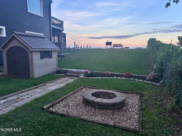 5914 Lakeside Avenue, Toledo, OH 43611