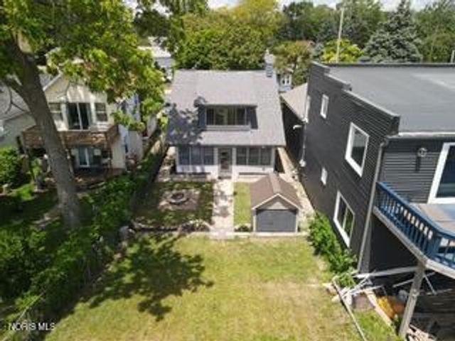 5914 Lakeside Avenue, Toledo, OH 43611