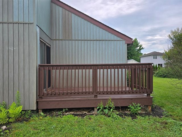 204 STONEHAVEN Drive, Edinboro, PA 16412