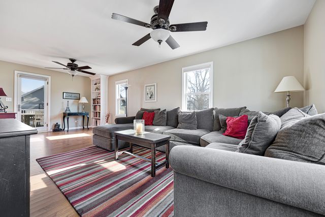 206 Water Street, East Dundee, IL 60118