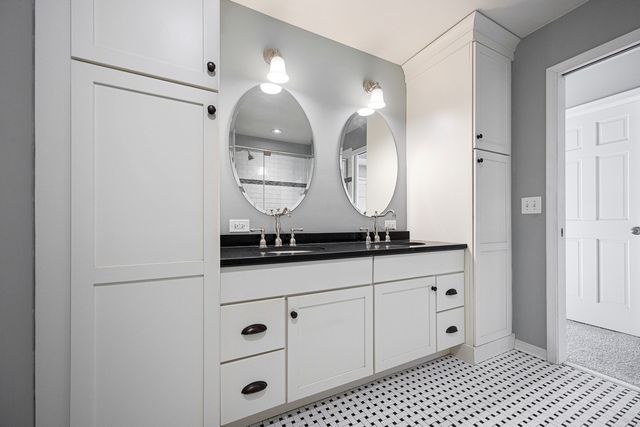 206 Water Street, East Dundee, IL 60118