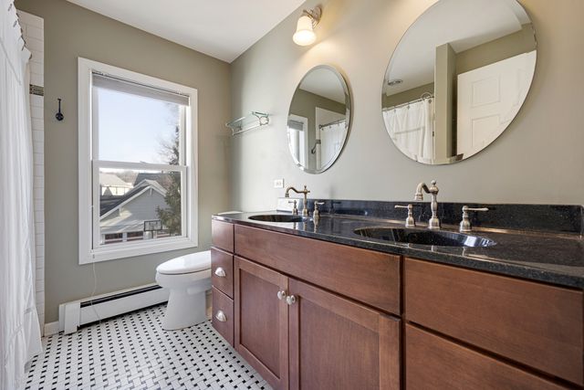 206 Water Street, East Dundee, IL 60118