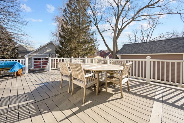 206 Water Street, East Dundee, IL 60118