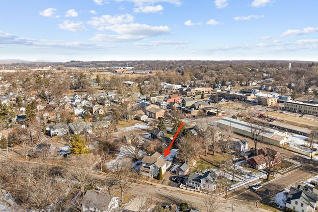 206 Water Street, East Dundee, IL 60118