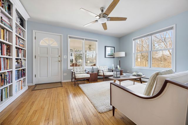 206 Water Street, East Dundee, IL 60118