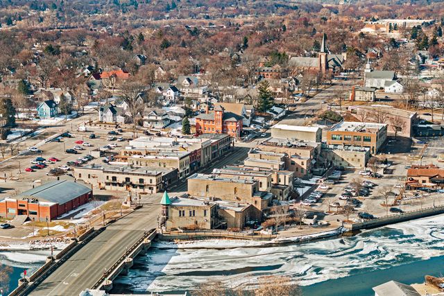 206 Water Street, East Dundee, IL 60118