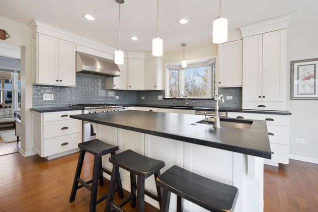 206 Water Street, East Dundee, IL 60118