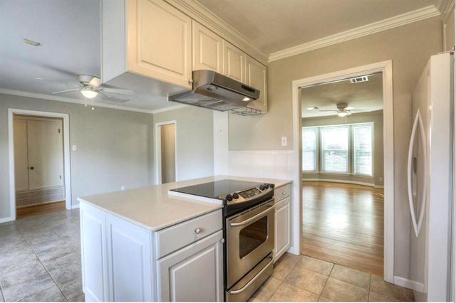 9802 Pine Lake Drive Drive, Houston, TX 77055