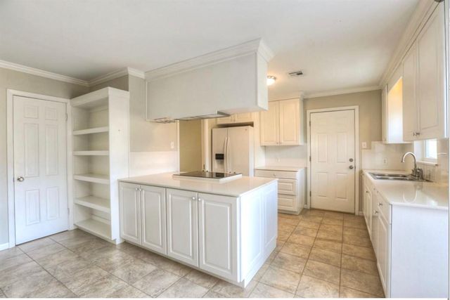 9802 Pine Lake Drive Drive, Houston, TX 77055