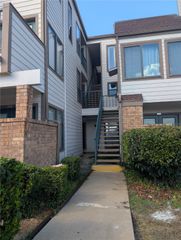 2310 Bamboo Drive J201, Arlington, TX 76006