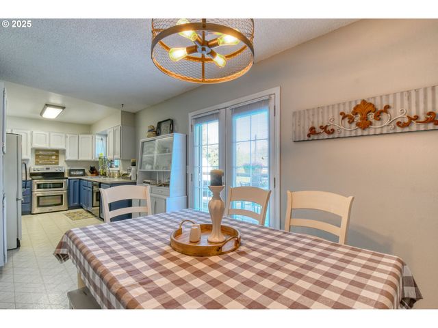 100 W WALLACE St, Weston, OR 97886