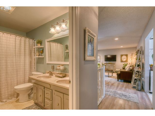 100 W WALLACE St, Weston, OR 97886