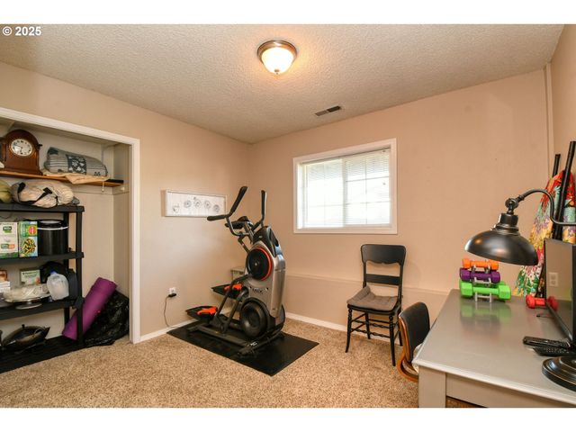 100 W WALLACE St, Weston, OR 97886