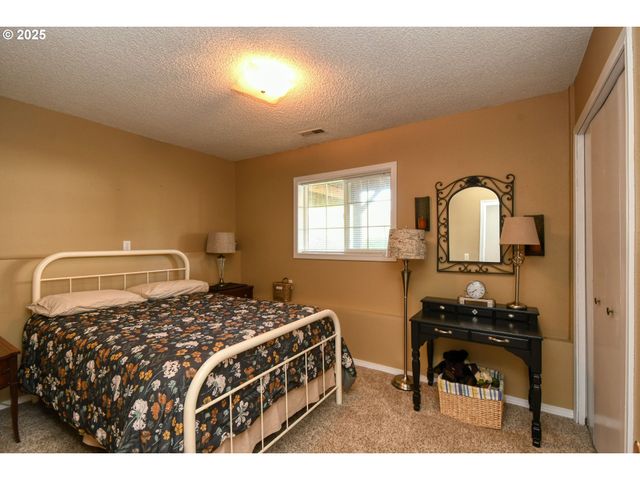 100 W WALLACE St, Weston, OR 97886