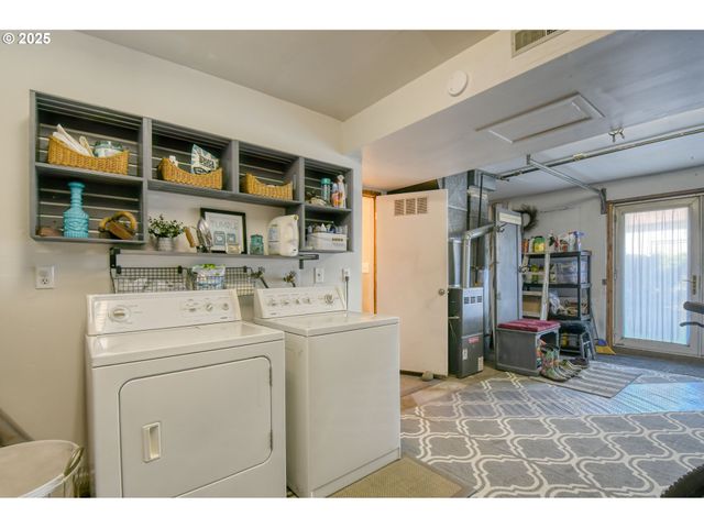 100 W WALLACE St, Weston, OR 97886