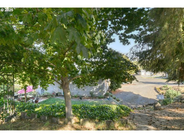 100 W WALLACE St, Weston, OR 97886