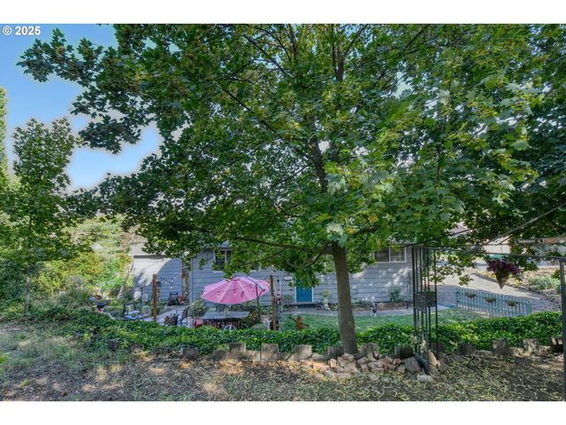 100 W WALLACE St, Weston, OR 97886