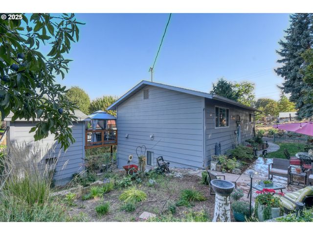 100 W WALLACE St, Weston, OR 97886