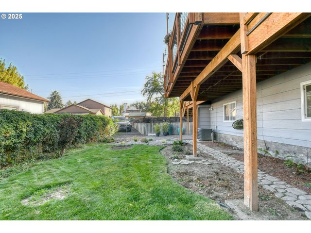 100 W WALLACE St, Weston, OR 97886