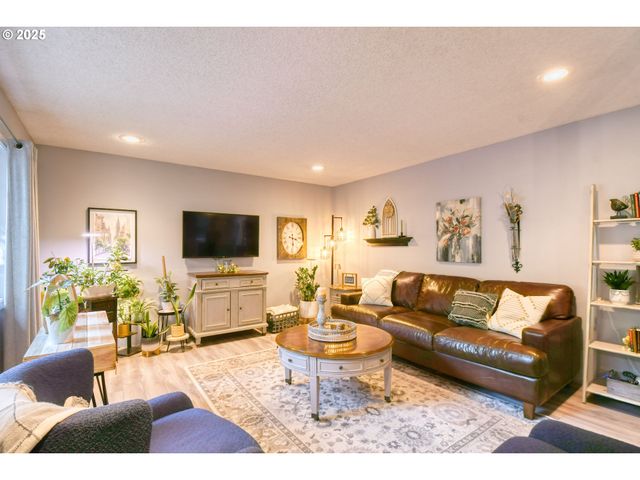 100 W WALLACE St, Weston, OR 97886