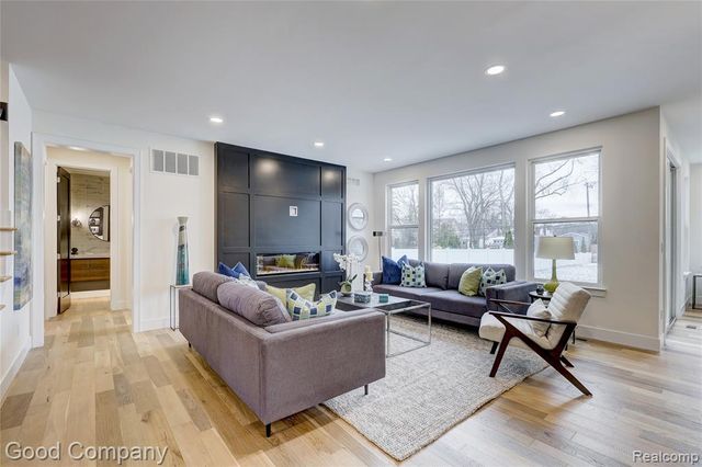 1317 Butternut Avenue, Royal Oak, MI 48073