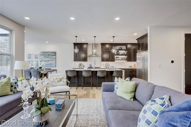 1317 Butternut Avenue, Royal Oak, MI 48073