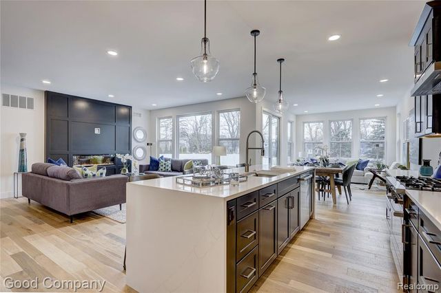 1317 Butternut Avenue, Royal Oak, MI 48073