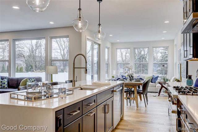 1317 Butternut Avenue, Royal Oak, MI 48073