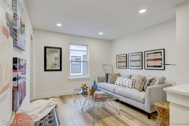 1317 Butternut Avenue, Royal Oak, MI 48073