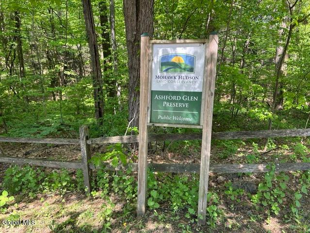 3 Ashford Lane, Colonie, NY 12309