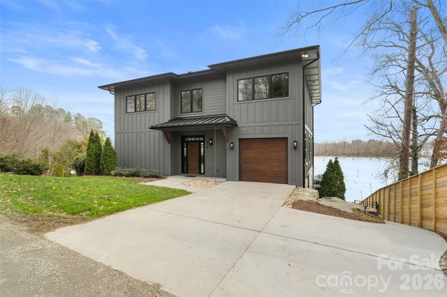 324 Riverside Drive, Mount Holly, NC 28120