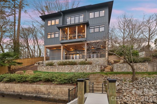 324 Riverside Drive, Mount Holly, NC 28120