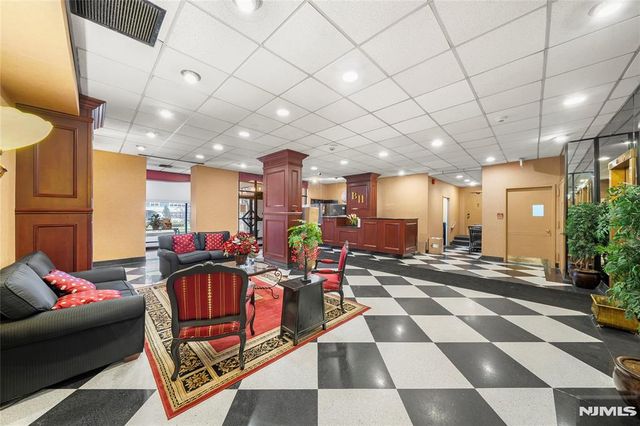 277 Prospect Avenue 14B, Hackensack, NJ 07601